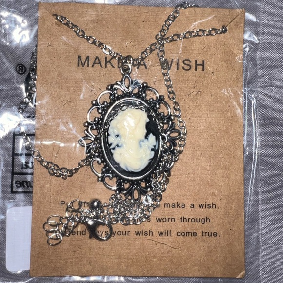 $3 MAKE A WISH CAMEO NECKLACE. NEW. $3 WHEN BUNDLED WITH 3 OR MORE ITEMS - Picture 7 of 9